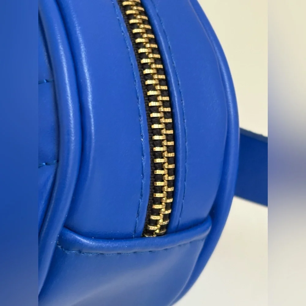 NWOT Royal Blue Quilted Women's Belt Bag with Gold Buckle. - Picture 4 of 9